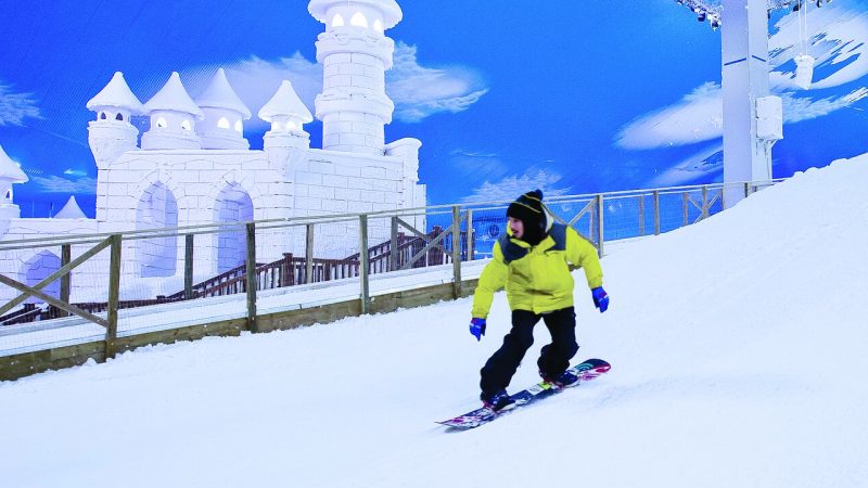 Snowboarding (file photo)