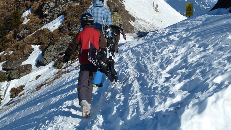 Snowboarding (file photo)