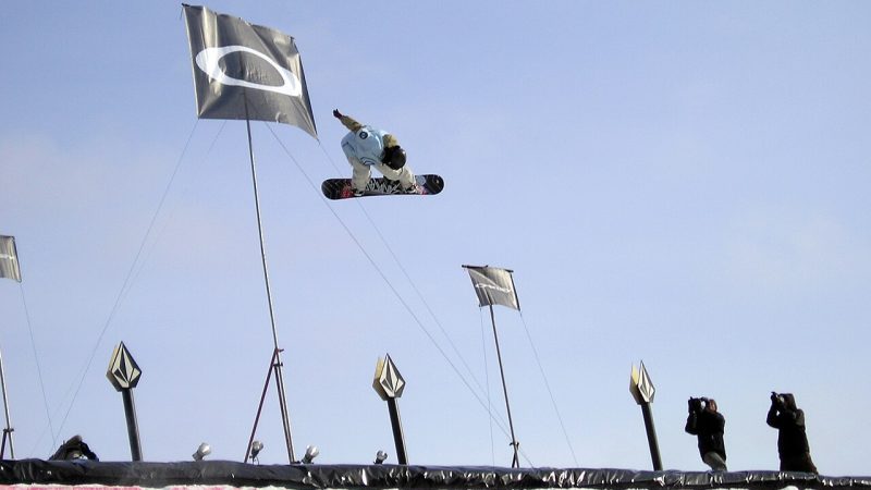 Snowboarding (file photo)