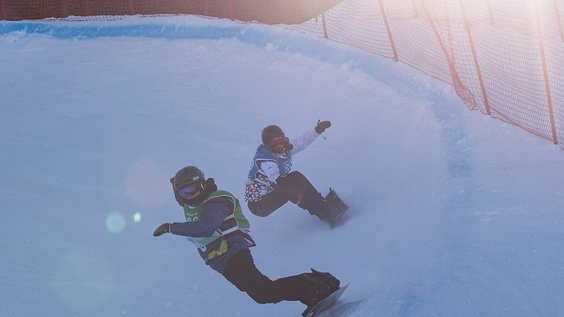 Snowboarding (file photo)