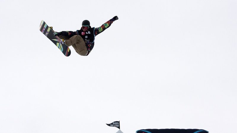 Snowboarding (file photo)
